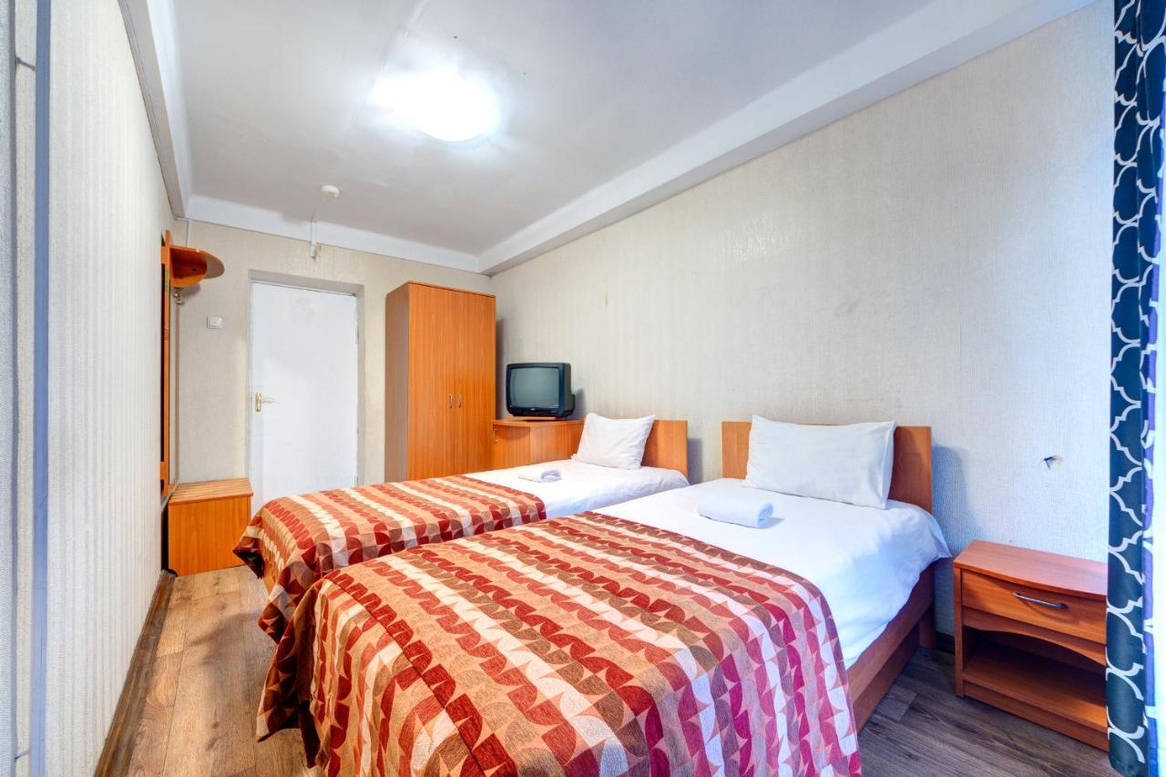 Holosiyvsky Hotel Kiev Exterior foto