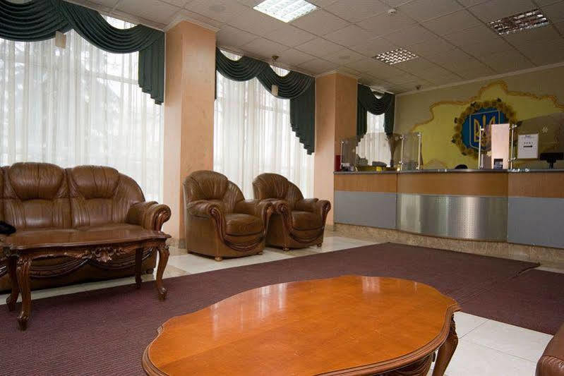 Holosiyvsky Hotel Kiev Exterior foto